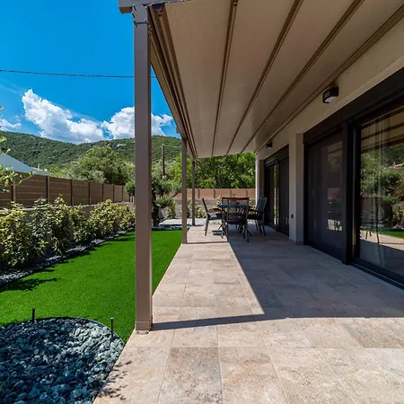 Analemma Luxury *